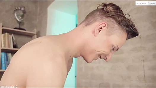 Athletic Anal Action - David Hollister Fucks Ian Raven Hard