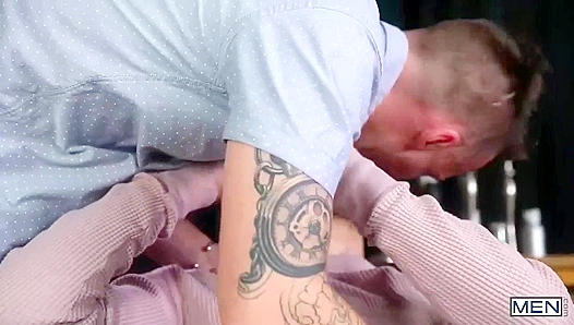 Str8 to Gay - Tayte Hanson & Noah Jones' Steamy Anal Adventure