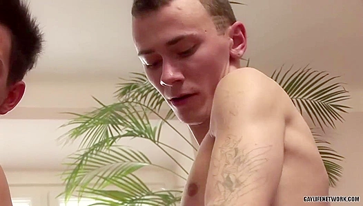 Twink Frenzy - Xander & Robin's Finger-Fuck Fiesta