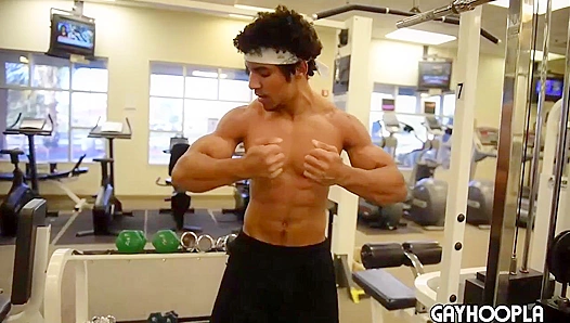 Beastly Lorenzo Joseph Fucks His Fist Wildly - GayHoopla