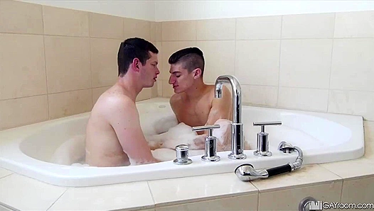 Twink Duo Bangs in Bathroom - Benn Heights & Aiden Ward