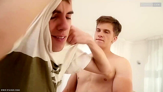 Carl Sagan & Colin Horner - Bareback Anal Gape Adventure - Gay XXX