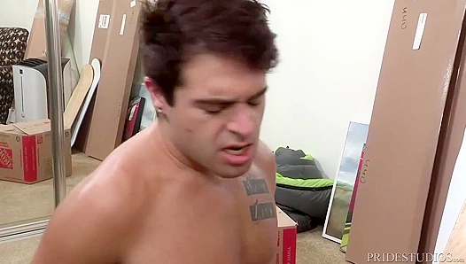 Beefy Jaxton Wheeler Pounds Horny James Hastings on the Floor