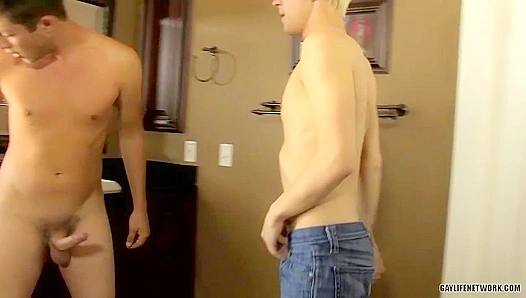 Patrick Kennedy and Wesley Marks Suck and Play – Lollipop Twinks