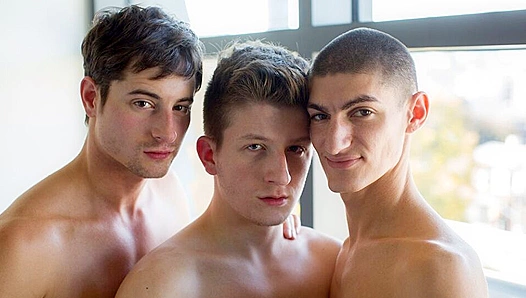 Hot Three-Way Action - Aiden Ward, Oliver Saxon, & Taylor Reign Nail It in Stylish Room