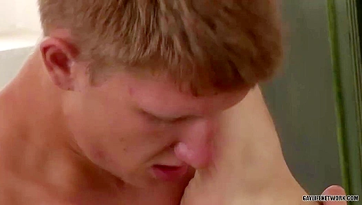 Steve Weaver fucksJustin Clay's tight ass - A Lesson in Pleasure for Twinks