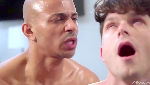 Devin Franco Eagerly Takes Zario Travezz's Massive BBC - Falcon Studios