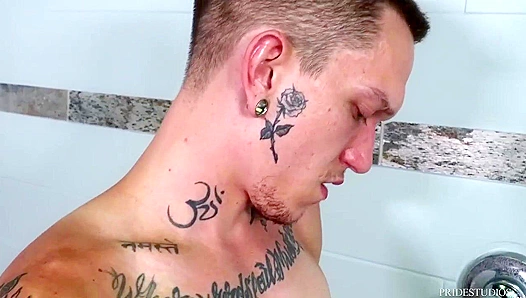 Chandler & Dexx - Beach Buddies Shower Sex with XXL Dick Action