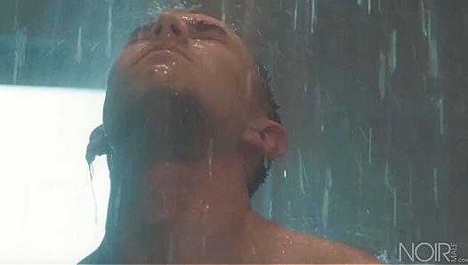 White Stud Jack Hunter Fucks Black VoyeurTyler Winxx - Steamy Encounter