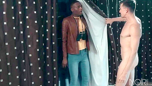 White Stud Jack Hunter Fucks Black VoyeurTyler Winxx - Steamy Encounter
