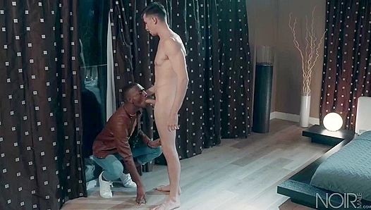 White Stud Jack Hunter Fucks Black VoyeurTyler Winxx - Steamy Encounter