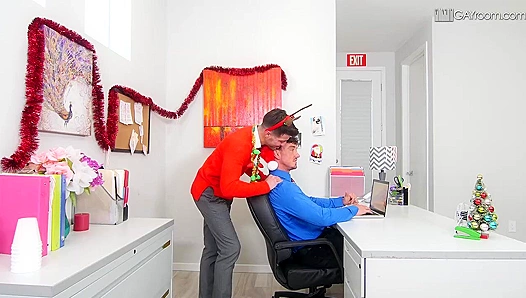 Office Party Pounding - Casey Everett & Cade Maddox Get Wild at Man Royale