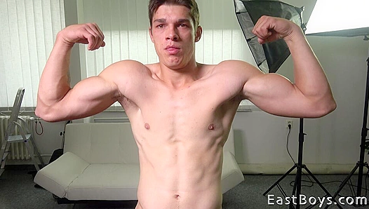 Daniel Donovan Flexes & Licks His Muscles at the Gym - EastBoys