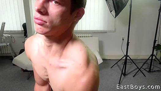 Daniel Donovan Flexes & Licks His Muscles at the Gym - EastBoys