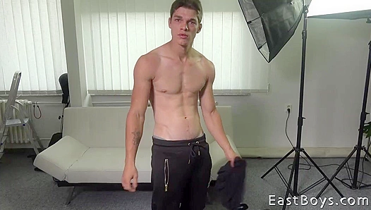 Daniel Donovan Flexes & Licks His Muscles at the Gym - EastBoys