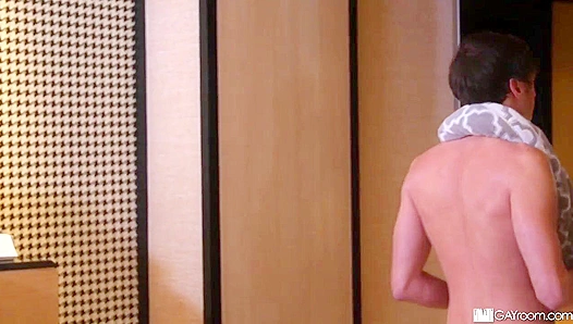 Shower Bait - Arad Winwin and Luke C. Taylor Get Wild in the Stall