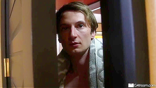 Shower Bait - Arad Winwin and Luke C. Taylor Get Wild in the Stall