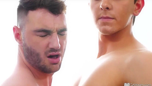 Michael Boston Screams Ecstasy with Dick Inside - Man Royale