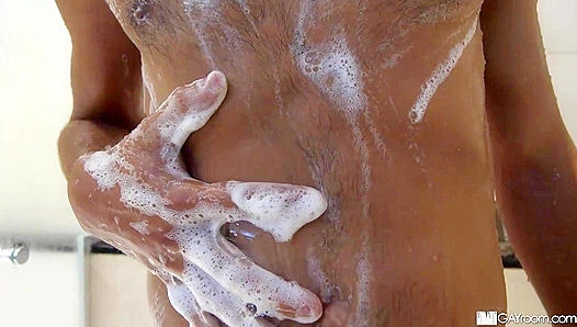 Oily Massage Turns Into Hot Action - Arad Winwin Satisfies Elliot Finn's Needs