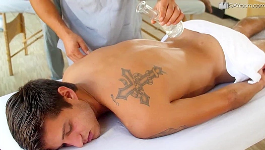 Oily Massage Turns Into Hot Action - Arad Winwin Satisfies Elliot Finn's Needs