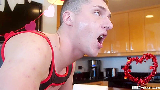 Tristan Hunter & Chris Dammed - A Romantic Gay Encounter - Man Royale