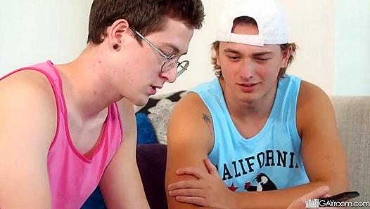 Masyn Thorne & Joe Prior - Frottage Fun at Man Royale