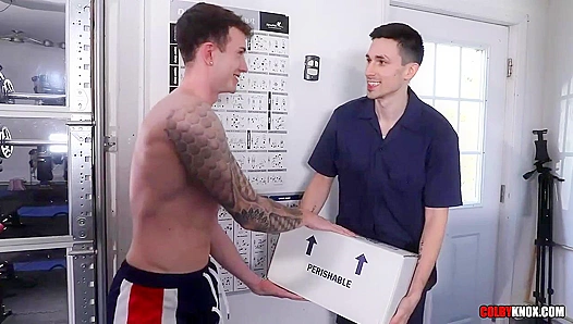 Finn August & Kane Fox - Hot Bareback Action