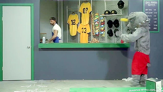 Mature Muscles - Jessie Colter & Drake Masters' Steamy Anal Encounter