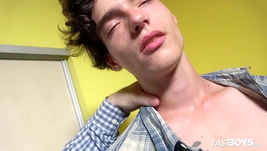 Adorable Johny Walsh Gets Handjob from Hungry Stud - Eastboys