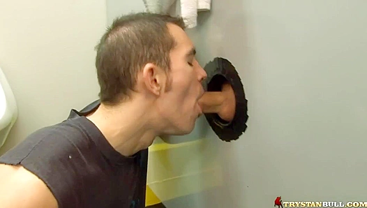 Trystan Bull Rims Dylan Hauser in Public for Filthy Thrills