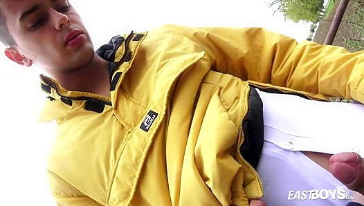 Finn Harper Gets Handjob Action in the Car - Eastboys