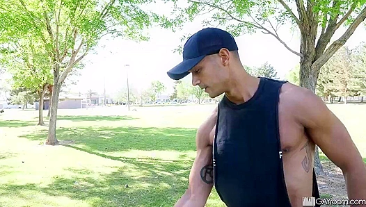 Shower Bait - Josh Cannon & AJ Sloan Get Steamy in the Stall