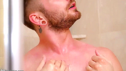 Shower Bait - Ballers Andrew Connor & Tyler Castle Bang Brutally