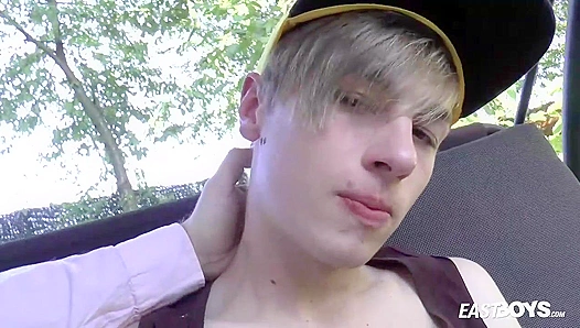 Jay Sheen Gets a Scorching Handjob in Semi-Public – Eastboys Style