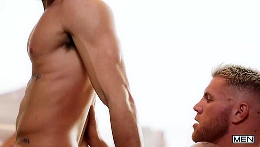 Ashton Summers Gets Cracked Wide Open by Horny Filou Fitt