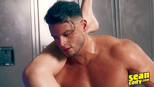 Axel Rockham & Michael Vente Fuck Hot Amidst Lockers - Sean Cody