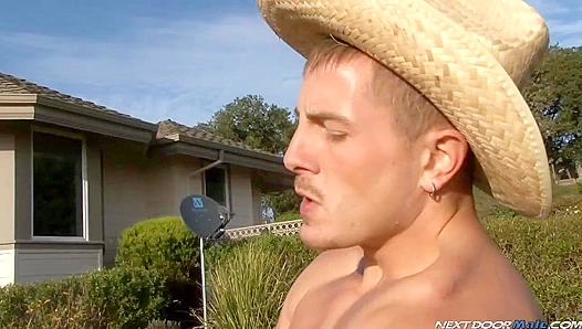 Brad Stars in Steamy Outdoor Masturbation - Next-Door Gay Desire
