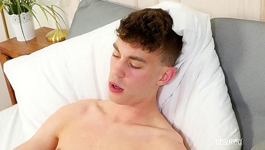 Tom Connor Strokes to Bliss - Intense Orgasms at Jawked