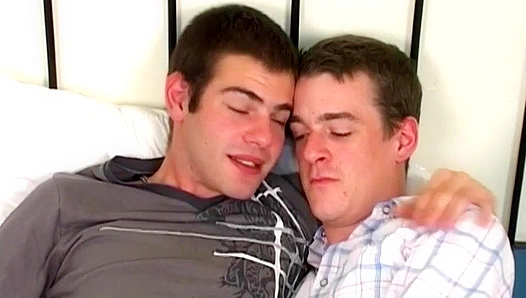 Sean McKenzie Feeds His Long Cock to Hungry Ass of Kyle Lucas - Gay XXX