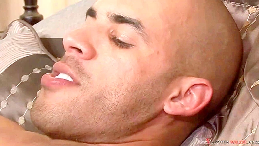 Austin Wilde Teaches Kinky Tricks to Hungry Hottie Tucker Vaughn