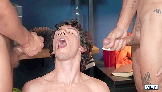 Threesome Temptation: Ashton Summers Shines with Two Hot Men