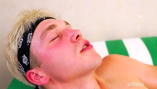 Ken-Like Liam Masturbates to Perfection - Jawked