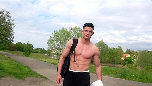 Muscular Stud Flexes and Shows Off His Crotch - Eastboys