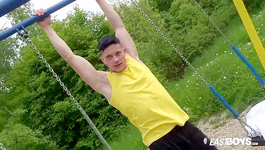 Muscular Stud Flexes and Shows Off His Crotch - Eastboys