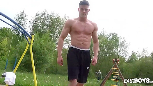 Muscular Stud Flexes and Shows Off His Crotch - Eastboys