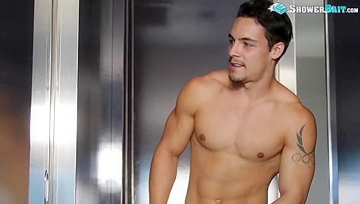 Shower Bait - Ollie & Vadim Black Get Steamy in the Stall