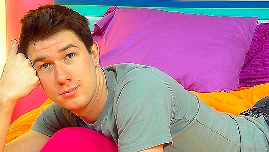 Dustin Hawthorne Toppes Like a Pro with Lollipop Twinks