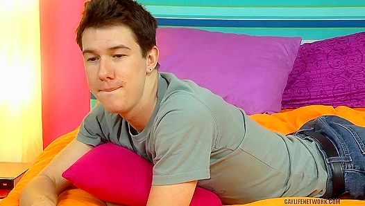 Dustin Hawthorne Toppes Like a Pro with Lollipop Twinks