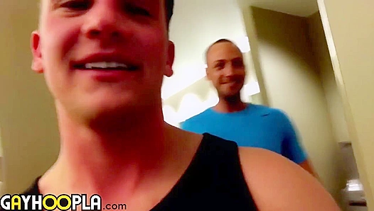 Two Badass Dudes Pound Each Other Raw – GayHoopla