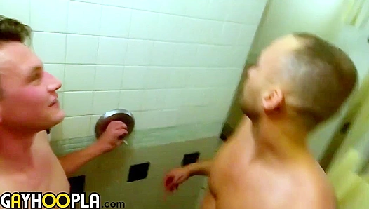 Two Badass Dudes Pound Each Other Raw – GayHoopla
